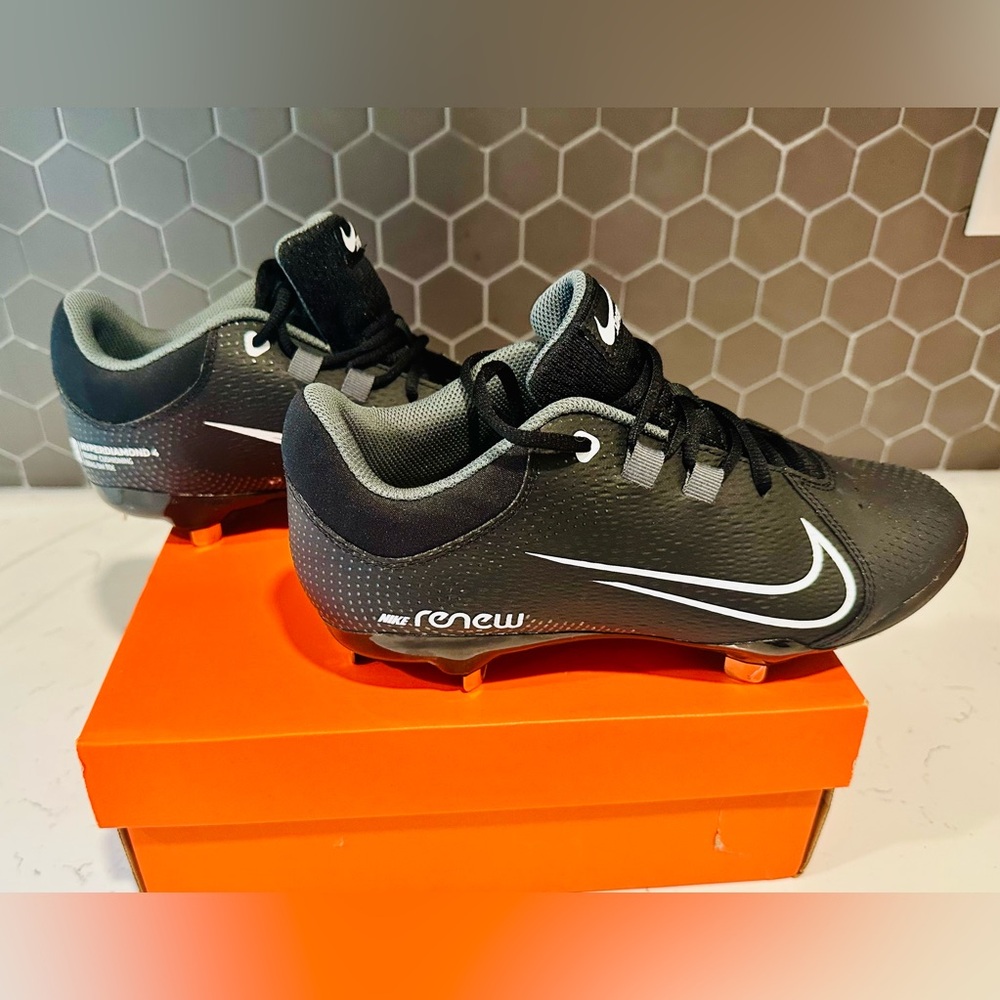 Nike women’s Hperdiamond 4 pro softball cleats